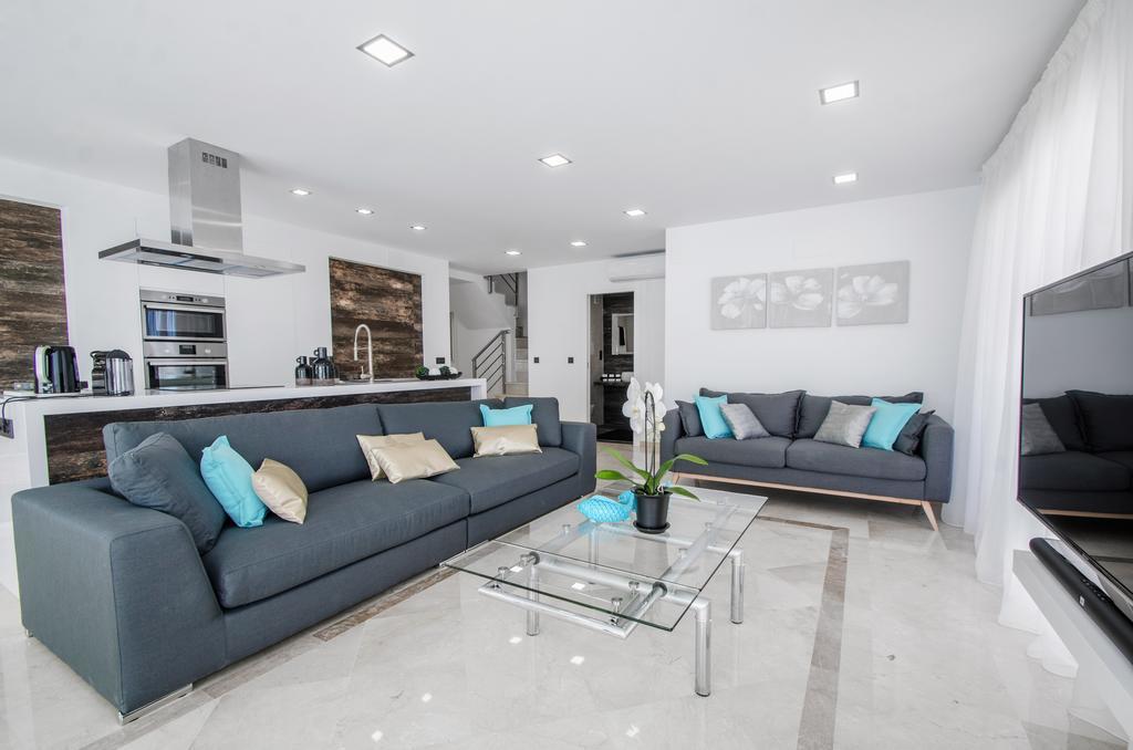Gorgeous 170 Sq.M. Penthouse With Sea View Terraces Apartman Benalmádena Kültér fotó
