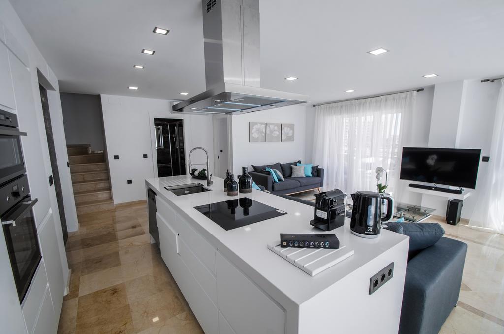 Gorgeous 170 Sq.M. Penthouse With Sea View Terraces Apartman Benalmádena Kültér fotó