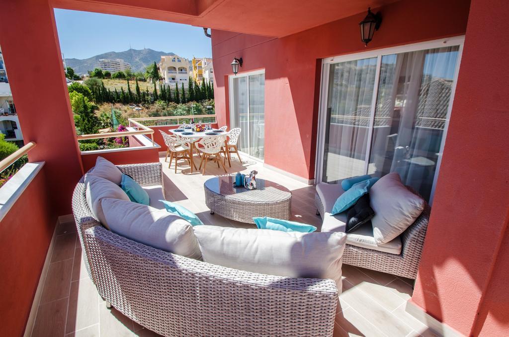 Gorgeous 170 Sq.M. Penthouse With Sea View Terraces Apartman Benalmádena Kültér fotó